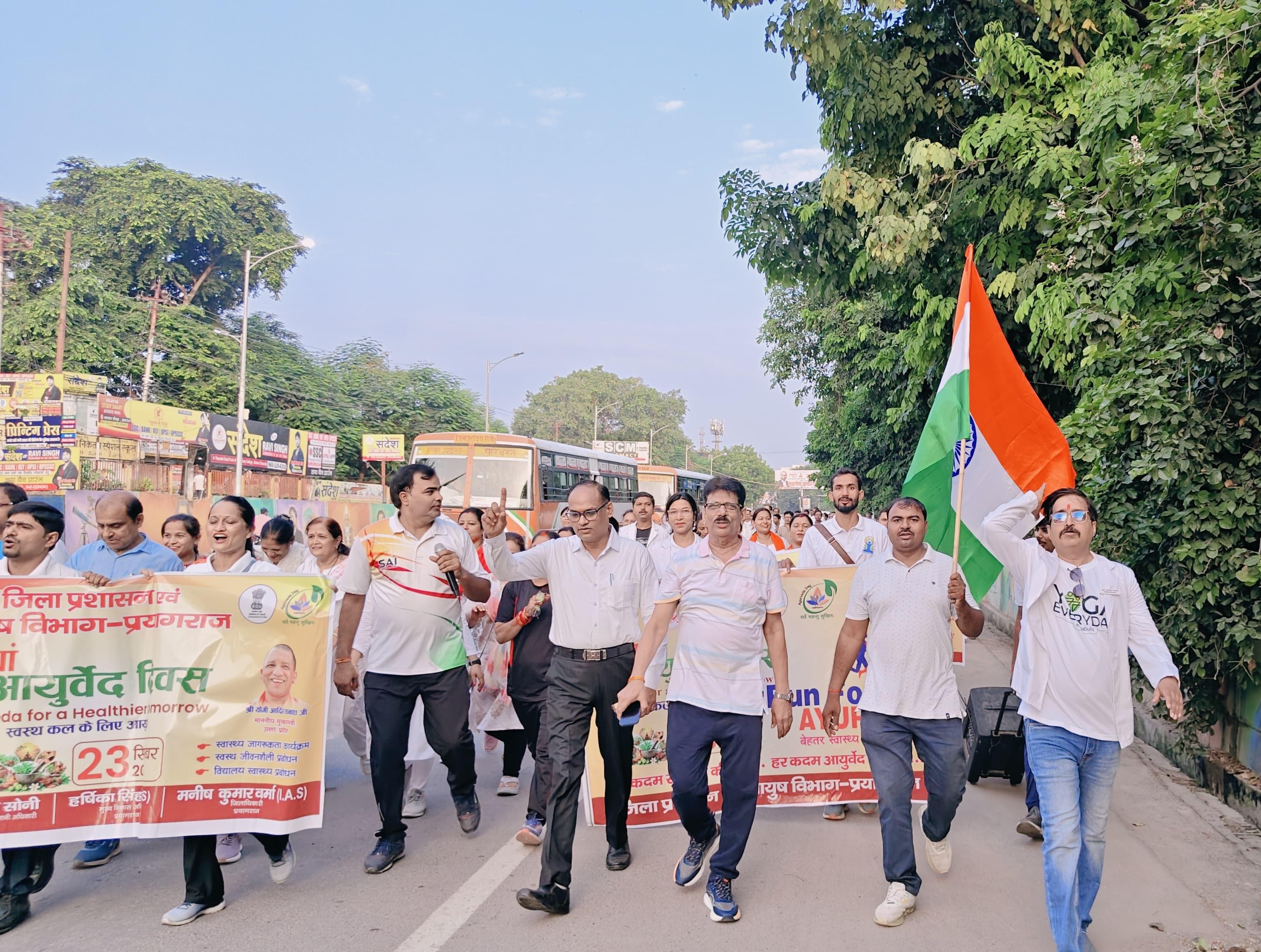 चिकित्सकों, योगाचार्यों एवं स्वास्थ्यकर्मियों ने दिया स्वस्थ जीवनशैली अपनाने का संदेश