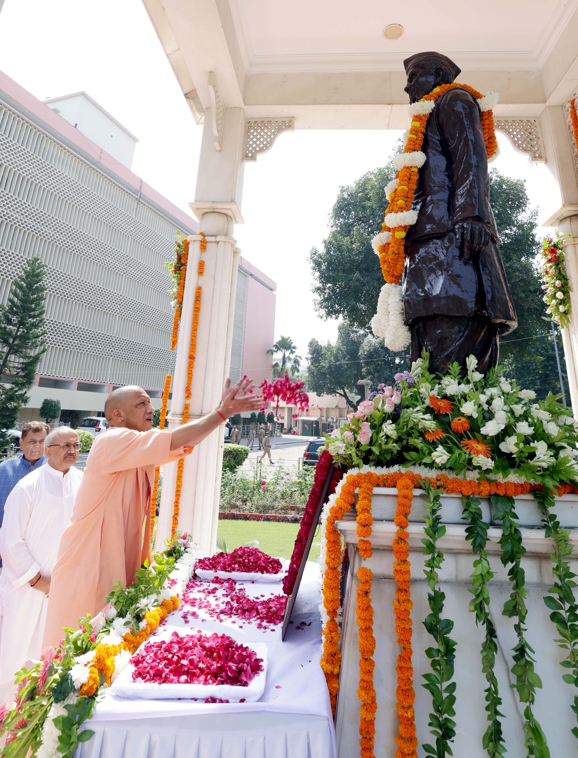 खादी के वस्त्रों पर 30 जनवरी  तक 25 फीसदी छूटः मुख्यमंत्री