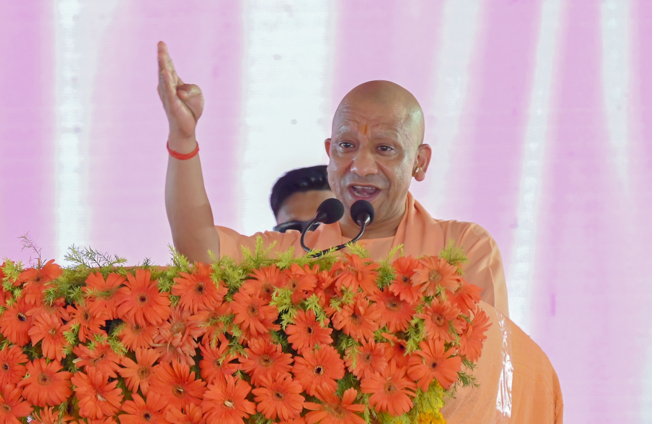 अखिलेश को योगी ने दिया ऑफर चलो अयोध्या से किस्मत आजमाते है 