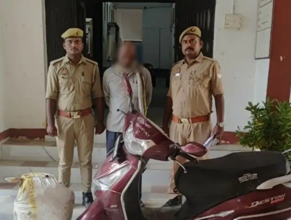 सफलता- गैस सिलेंडर में छिपा गांजा पुलिस ने पकड़ा 